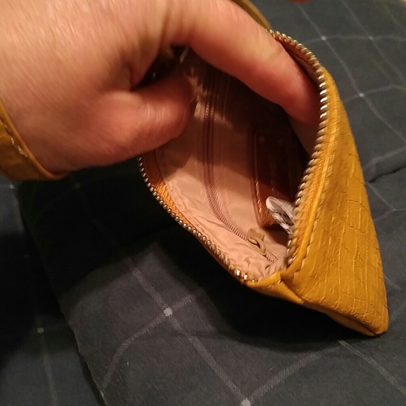 🔴SOLD🔴 Nine West Leather Wristlet - Picture 4 of 5